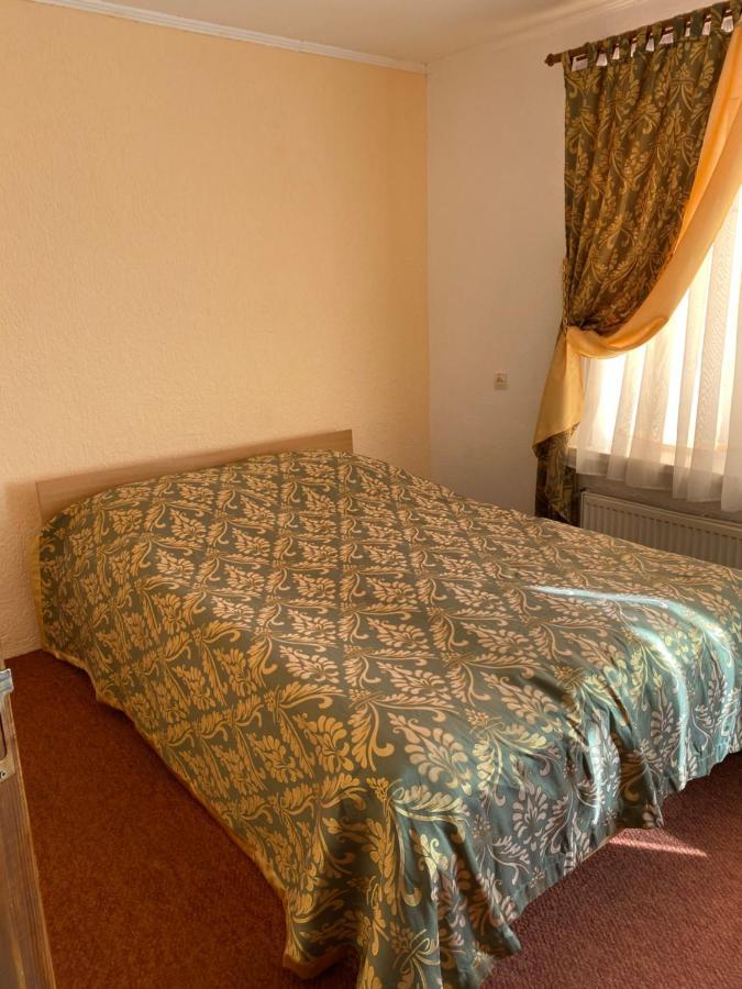 Avtoport Restorant Hotel Complex Vinnytsia Extérieur photo